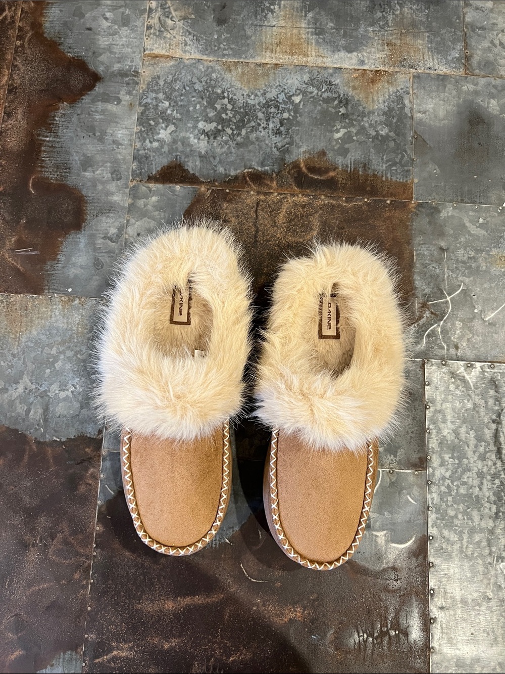 Dakine Fsux Fur Slippers
